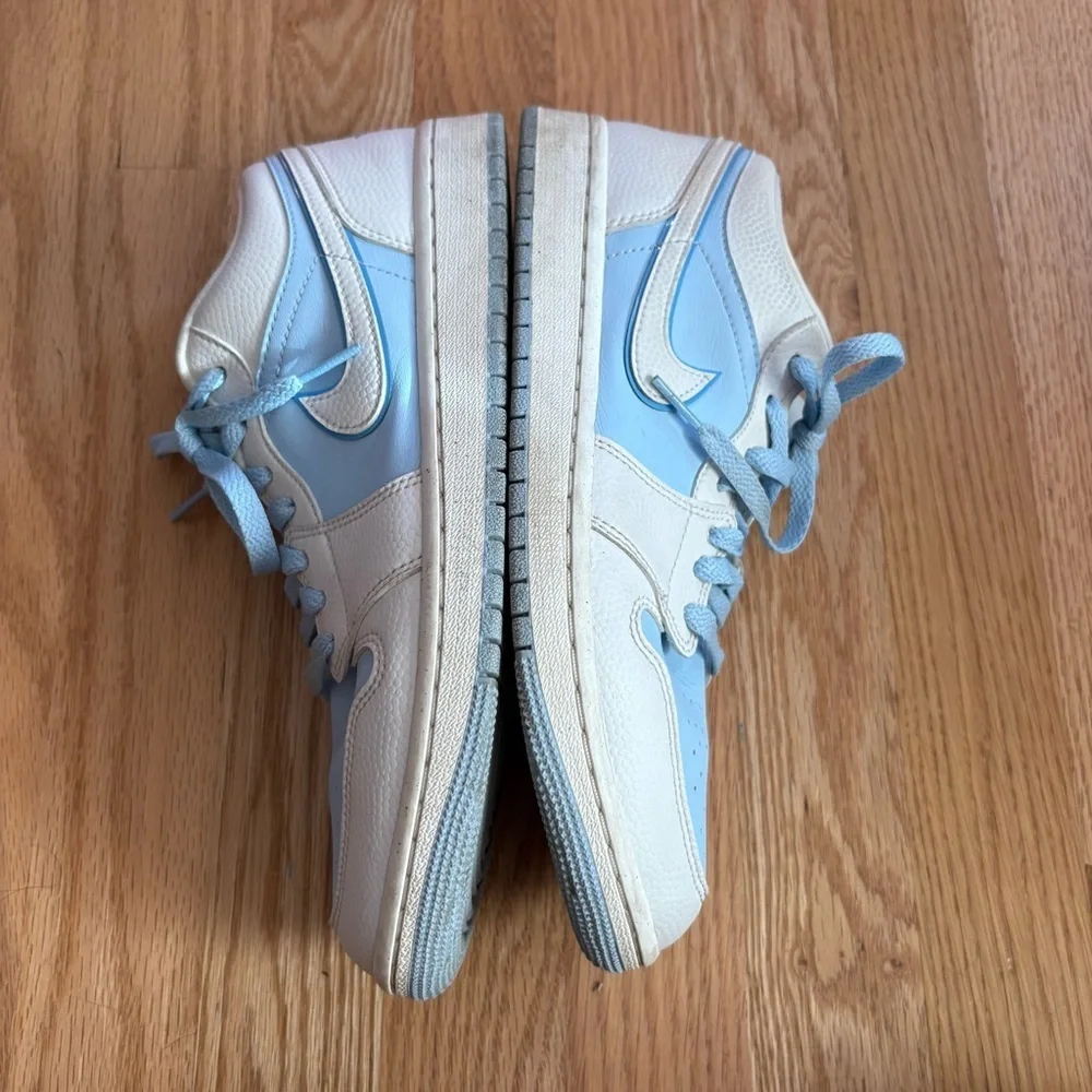Nike Women's Jordan 1 Low SE Reverse Ice Blue DV1299-104 Sz 9.5